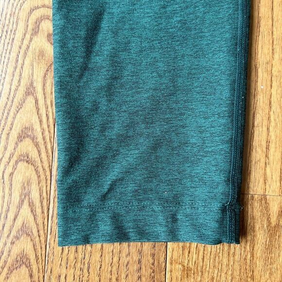 Outdoor Voices Green Textured Compression Legging - Picture 7 of 8
